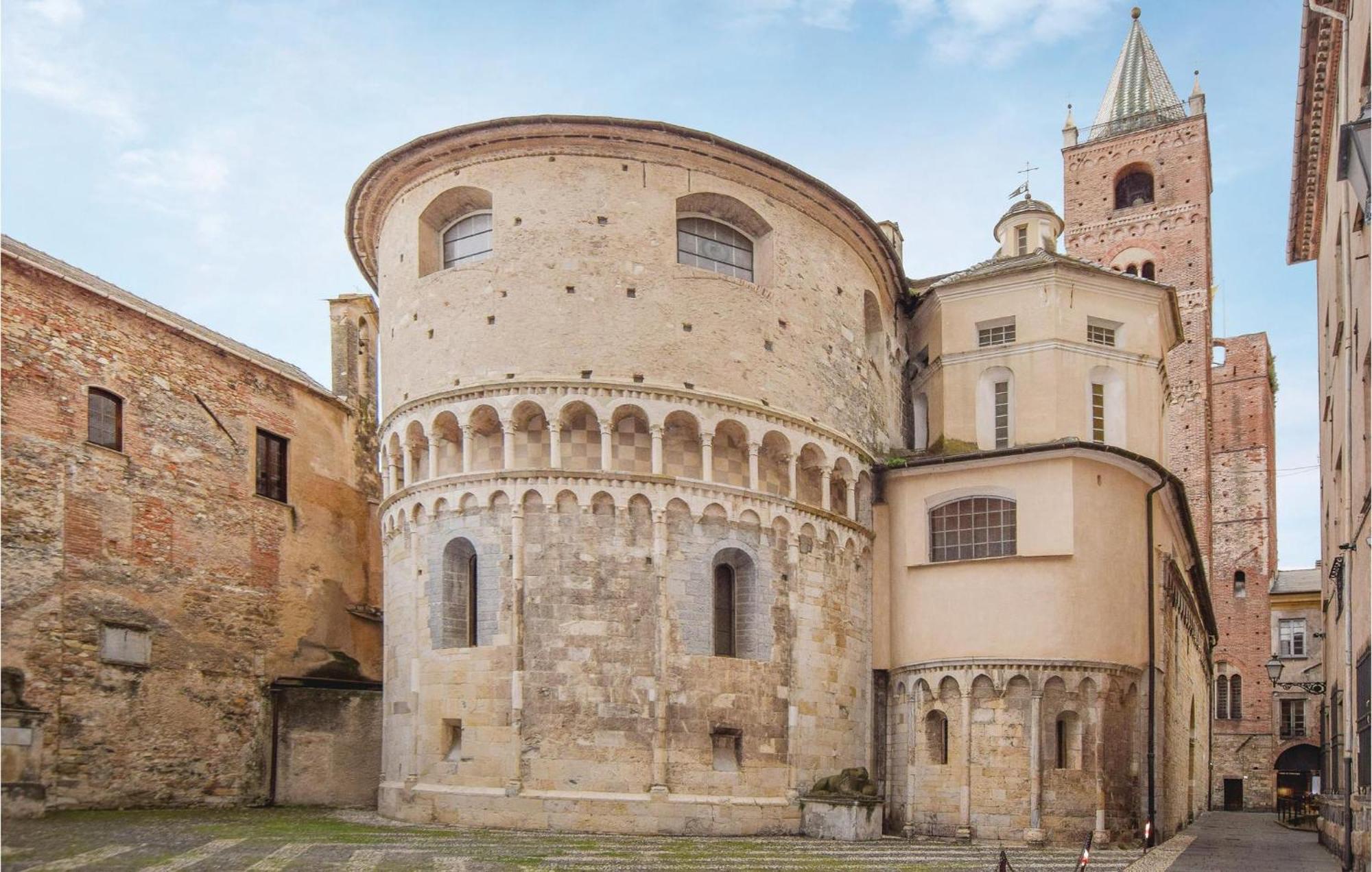 Amazing Apartment In Albenga With Wifi Exterior foto